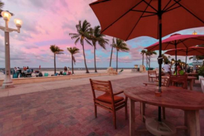 Walkabout 8 Tower Suite with Panoramic Ocean Views